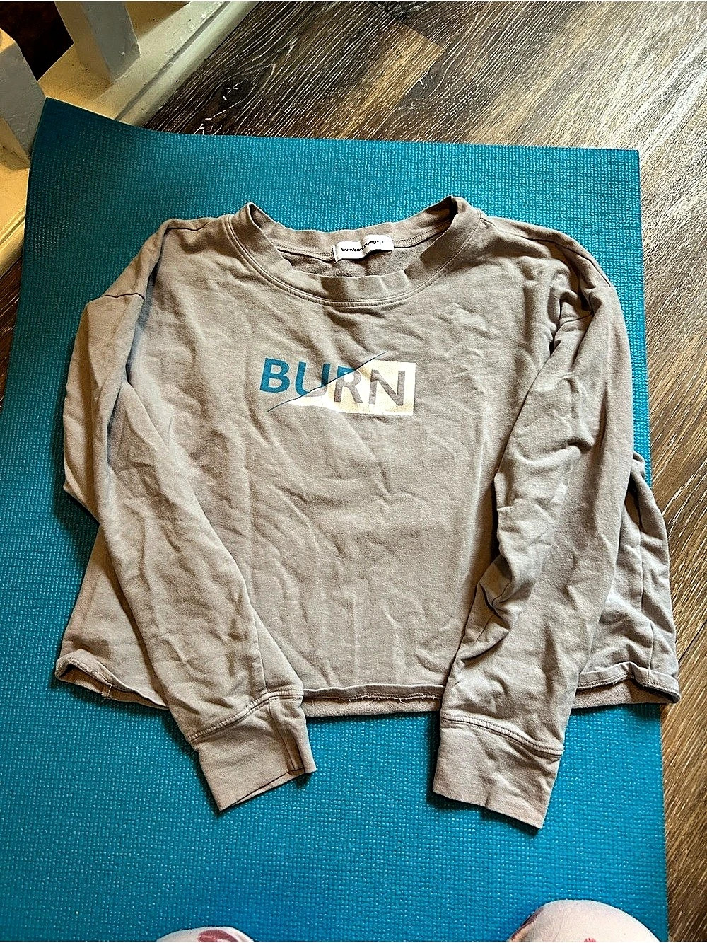 Burn Boot Camp Women's Logo Long Sleeve Sweatshirt in Gray Size Large